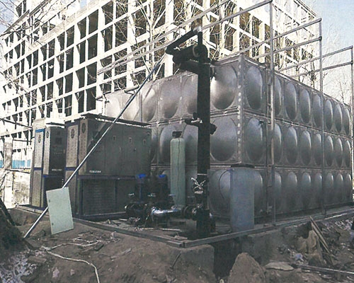 中國(guó)電科所2臺(tái)300KW電磁采暖鍋爐，1臺(tái)150KW電磁采暖爐